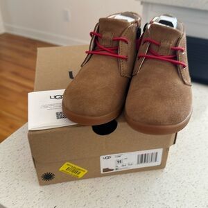 Boys Ugg size 11 suede boots